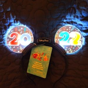 NWT 2022 Mickey Glow Ears